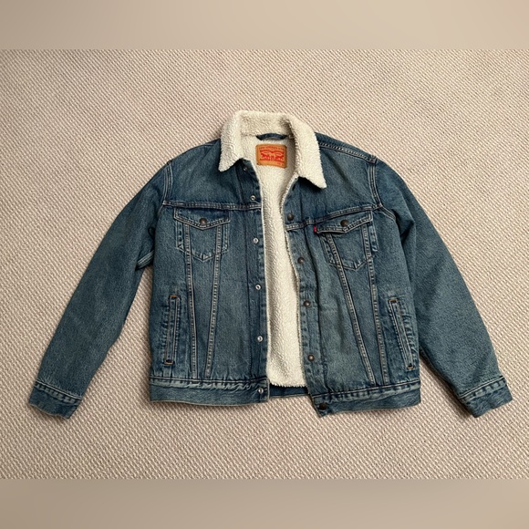 Levi Sherpa mens large jacket, barely used. - Picture 1 of 5